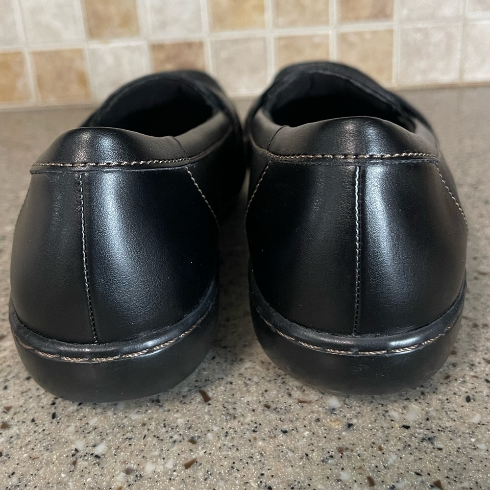 Clark’s Women’s Black Leather Loafers Size 9W Ortholite Footbed - Picture 7 of 9